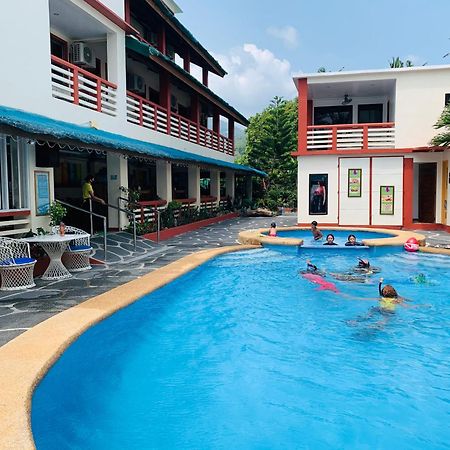 Badladz Staycation Condos 푸에르토갈레라 외부 사진