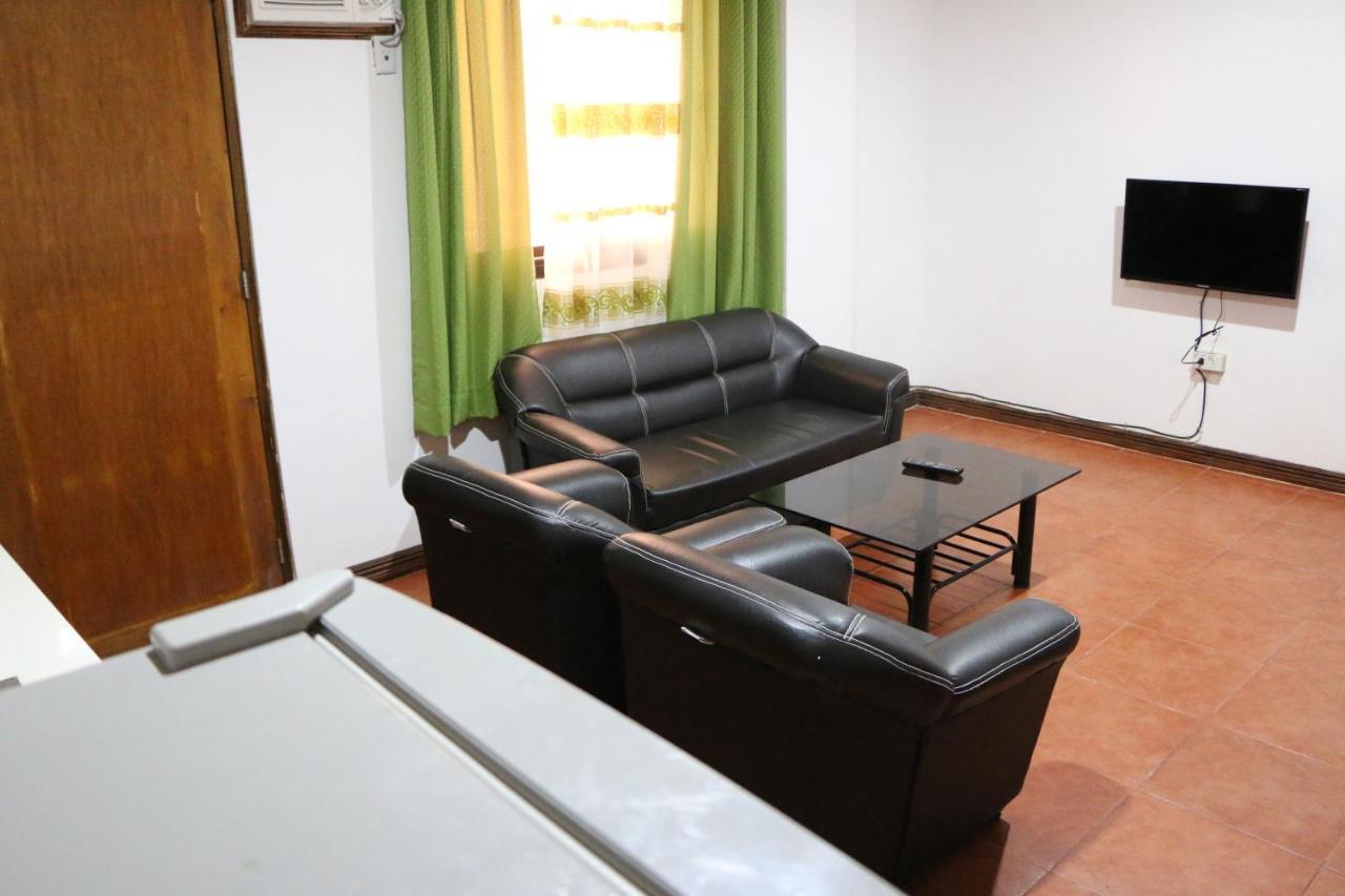 Badladz Staycation Condos 푸에르토갈레라 외부 사진