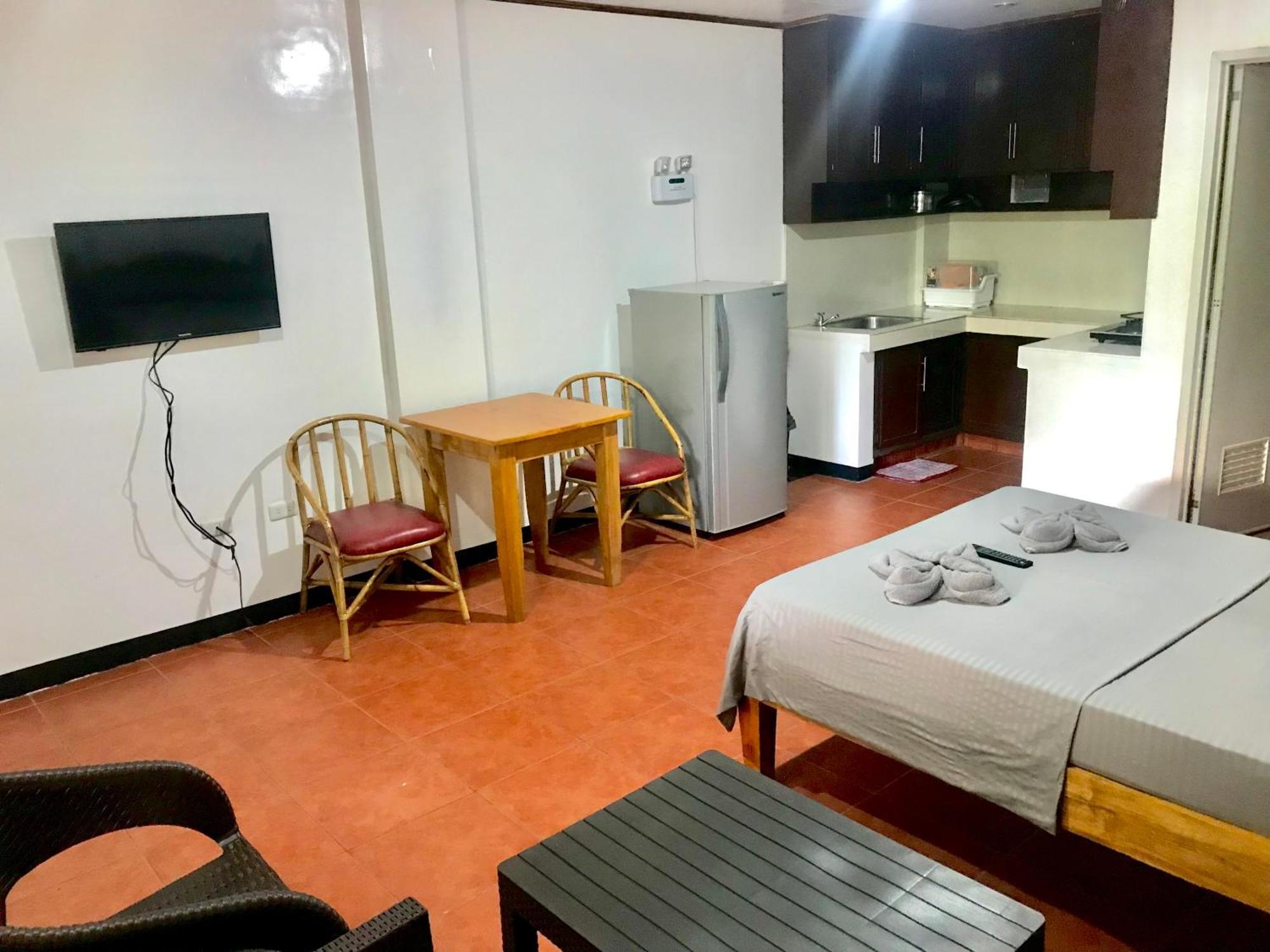 Badladz Staycation Condos 푸에르토갈레라 외부 사진