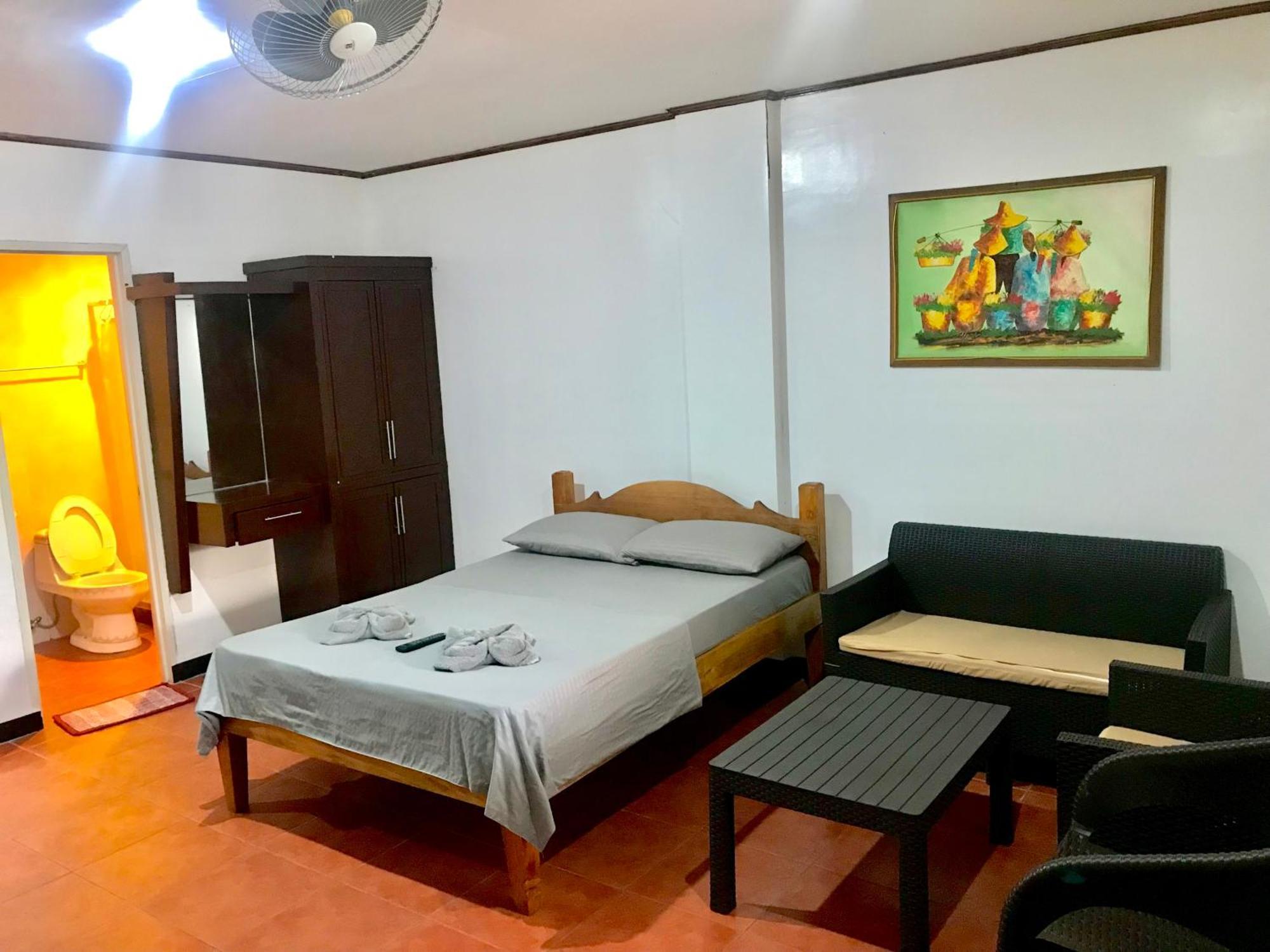 Badladz Staycation Condos 푸에르토갈레라 외부 사진