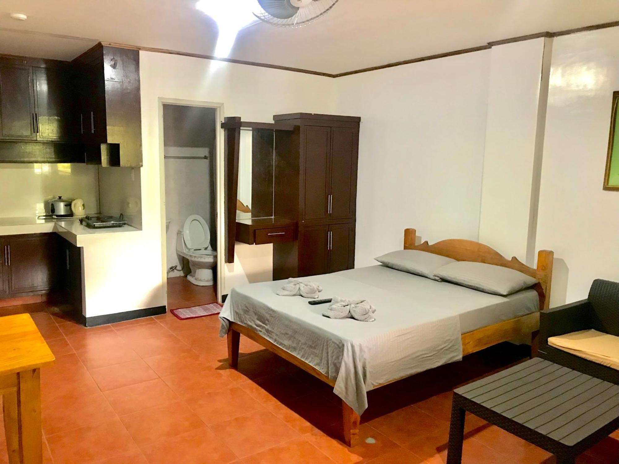 Badladz Staycation Condos 푸에르토갈레라 외부 사진