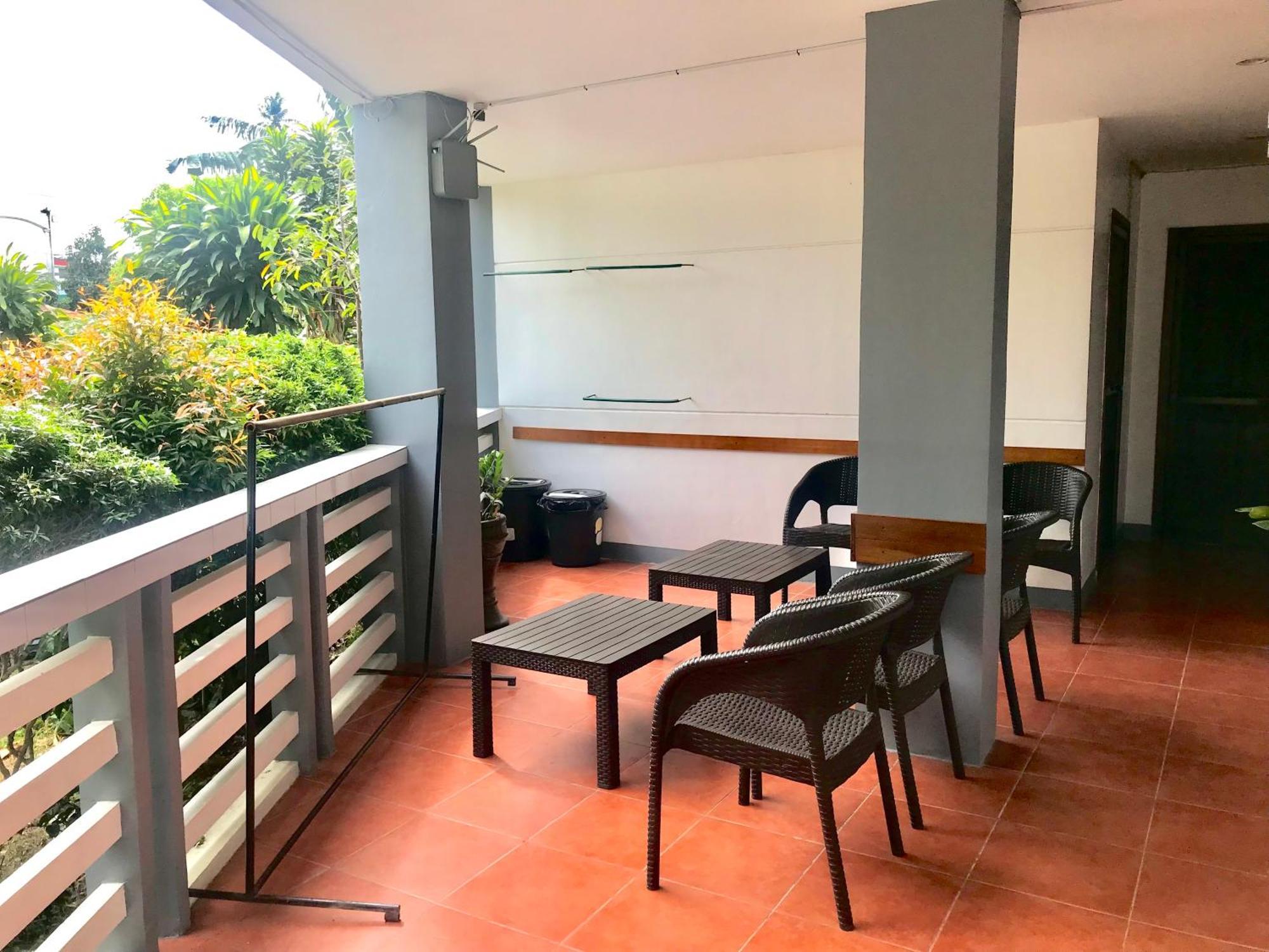Badladz Staycation Condos 푸에르토갈레라 외부 사진